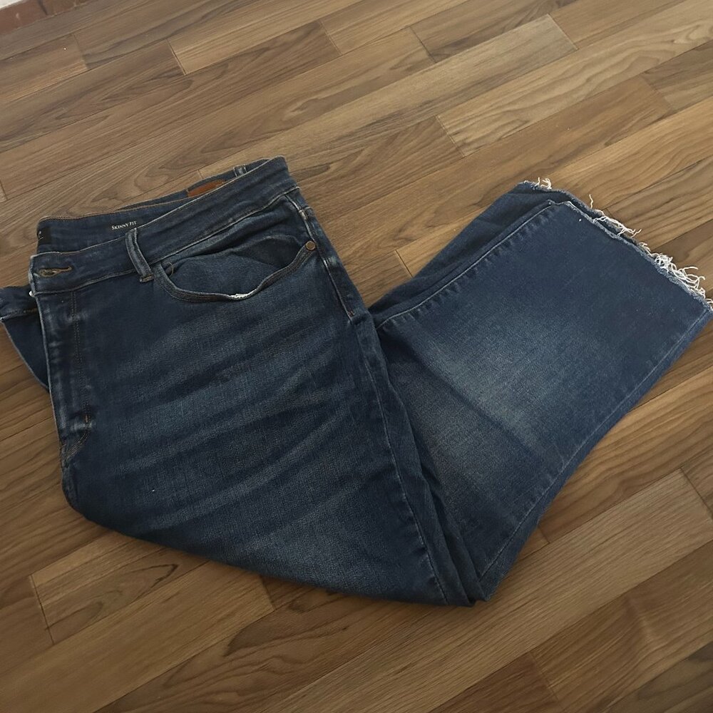 Judy Blue (24) Cropped Denim with Raw Hem